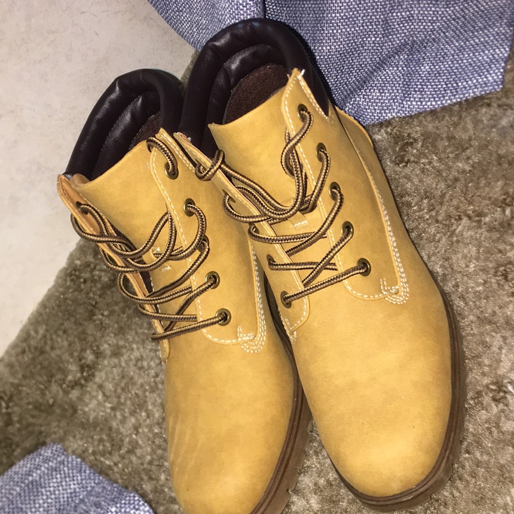 Boots from limelight